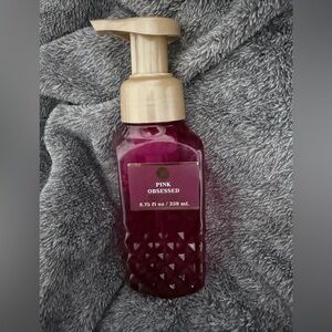 Bath & Body Works Pink Obsessed Foaming Hand Soap - Pink & Gold Pump